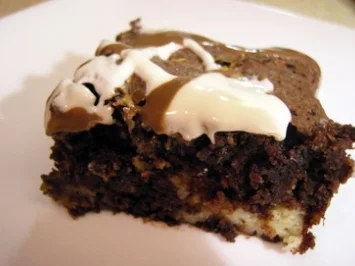 Rezept: Kuchen: Jackson Pollock Brownies - innen wie außen Kuchen: Jackson Pollock Brownies - innen wie außen - Rezept