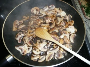 Minutensteaks mit Pilzrahmsoße - Rezept