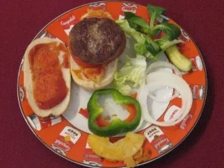 Rezept: DIY-Burger mit Dips und Vegetables - WARHOLesque-Pop Art zum Schlemmen DIY-Burger mit Dips und Vegetables - WARHOLesque-Pop Art zum Schlemmen - Rezept