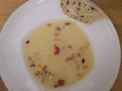 Französische Kartoffelsuppe dazu frisches Olivenbaguette - Rezept