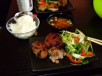 Frikadellen japanische Art (Hambagu no Teriyaki) - Rezept