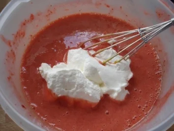 "Gestreiftes" Erdbeer-Parfait - Rezept - Bild Nr. 5