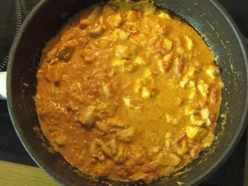 Rezept: Spaghetti mit sahniger Hähnchen-Tomaten-Soße Spaghetti mit sahniger Hähnchen-Tomaten-Soße - Rezept