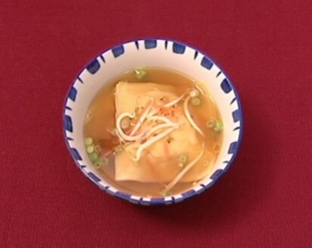 Giew Nam mit Garnelen-Huhn-Maultaschen (Heike Kloss) - Rezept