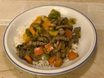 Paprika-Pfanne mit Steakstreifen - Rezept