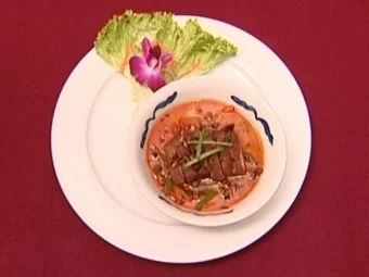 Rezept: Panaeng Curry mit Ente und Reisspätzle (Heike Kloss) Panaeng Curry mit Ente und Reisspätzle (Heike Kloss) - Rezept