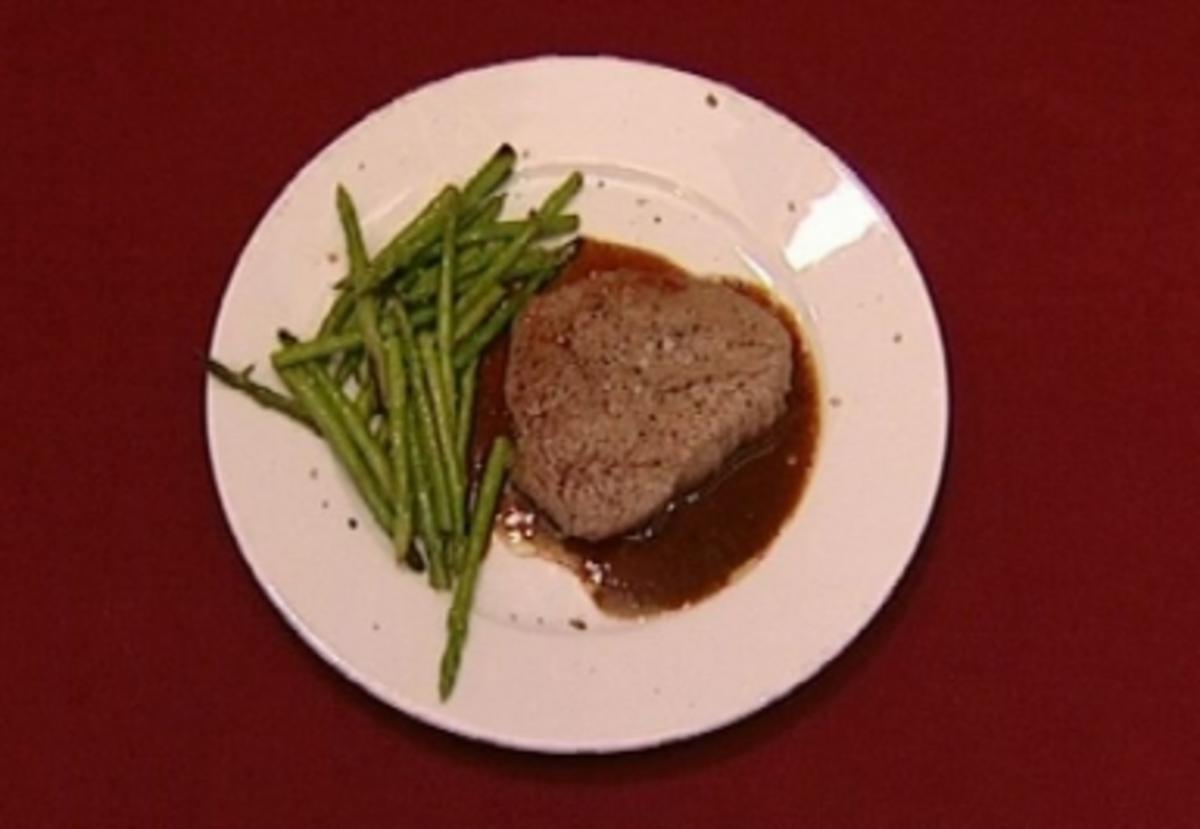 Rinderfilet mit Trüffelsoße, Kartoffelgratin und grüner Spargel (Joko
Winterscheidt) - Rezept Eingereicht von Das perfekte Promi Dinner