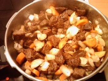 Pferde-Gullasch - Rezept