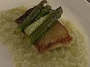 Zander auf Bett vom Risotto mit grünem Spargel (Ralf Richter) - Rezept