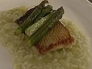 Zander auf Bett vom Risotto mit grünem Spargel (Ralf Richter) - Rezept