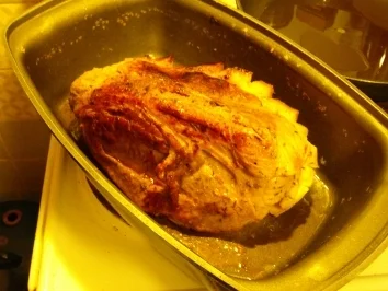 Schulterbraten 1, an Apfel-Zwiebelragout, muß zwei Tage marinieren! - Rezept