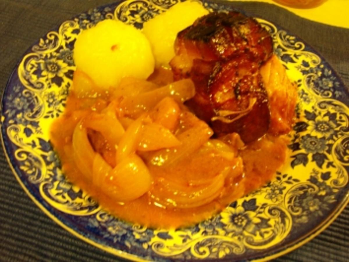 Bilder für Schulterbraten 1, an Apfel-Zwiebelragout, muß zwei Tage marinieren! - Rezept