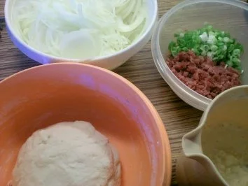 Rezept: "KUCHEN" Zwiebelkuchen a la Schwiegermama Bild Nr. 3 "KUCHEN" Zwiebelkuchen a la Schwiegermama - Rezept - Bild Nr. 3