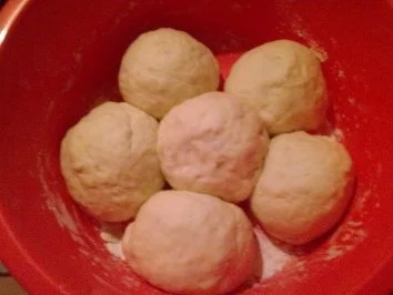 Rezept: Dampfnudeln Bild Nr. 2 Dampfnudeln - Rezept - Bild Nr. 2