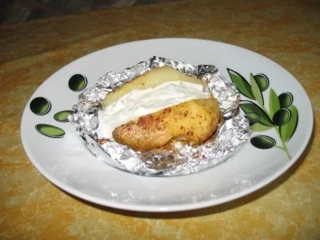 Rezept: Folienkartoffeln mit buntem Quark Folienkartoffeln mit buntem Quark - Rezept