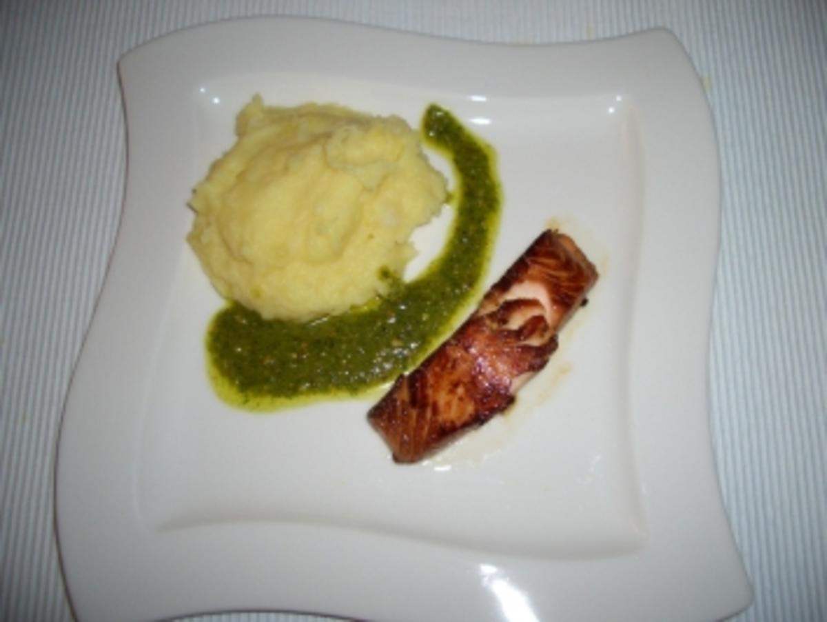 Bilder für Lachs mit Kartoffel-Sellerie-Püree und Kresse-Pesto - Rezept