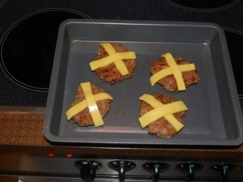 Käse-Hack-Burger - Rezept