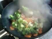Wok : Chinesische Nudeln mit Broccoli - Rezept