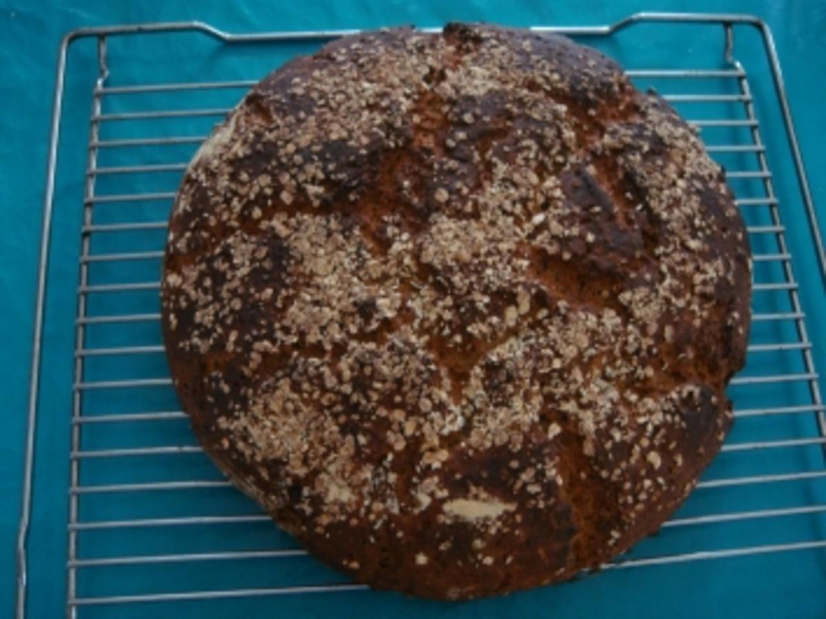 Brot: Kartoffelbrot mit Haferflocken - 194 kcal/100g