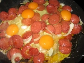 Rezept: Fladenbrot mit Sucuk Fladenbrot mit Sucuk - Rezept