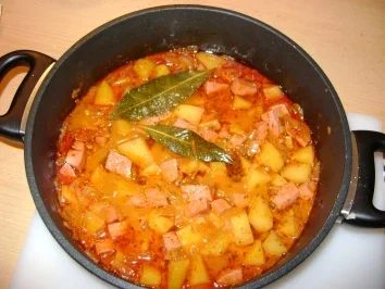 Rezept: Erdäpfelgulasch Bild Nr. 2 Erdäpfelgulasch - Rezept - Bild Nr. 2