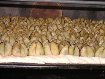 Hefe-Zwetschgenkuchen vom Blech - Rezept - Bild Nr. 4