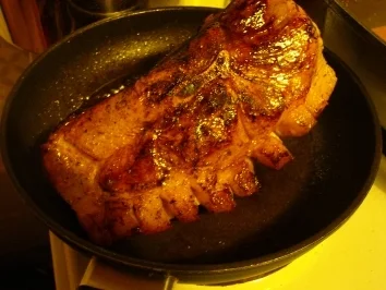 Rezept: Schulterbraten 2, an Rosenkohl mit Apfel-Rosmarinsauce. Muß 2 Tage marinieren! Schulterbraten 2, an Rosenkohl mit Apfel-Rosmarinsauce. Muß 2 Tage marinieren! - Rezept