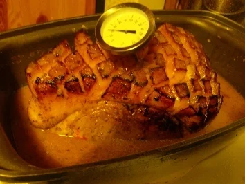 Rezept: Schulterbraten 2, an Rosenkohl mit Apfel-Rosmarinsauce. Muß 2 Tage marinieren! Schulterbraten 2, an Rosenkohl mit Apfel-Rosmarinsauce. Muß 2 Tage marinieren! - Rezept