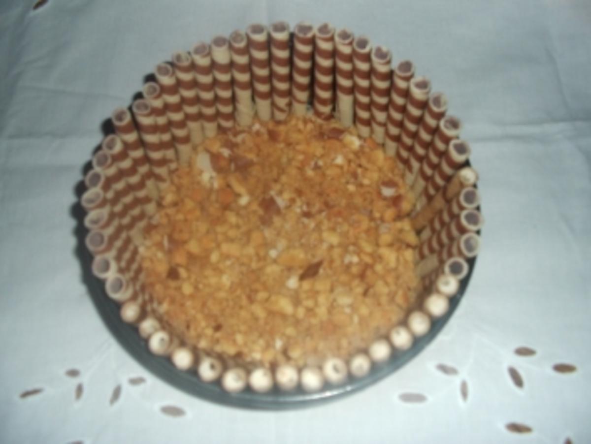 Schokoröllchen-Torte mit Apfelmus - Rezept