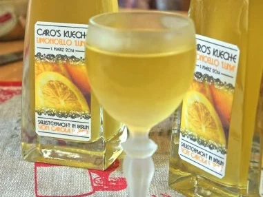 Rezept: LIMONCELLO und CREMA DI LIMONCELLO LIMONCELLO und CREMA DI LIMONCELLO - Rezept
