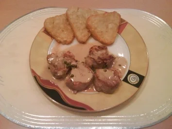 Rezept: HAUPTSPEISE: Schweinsfilet mit Pfeffersoße HAUPTSPEISE: Schweinsfilet mit Pfeffersoße - Rezept