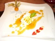 Rezept: Vanillemousse mit Aprikosen-Rosmariensauce Vanillemousse mit Aprikosen-Rosmariensauce - Rezept