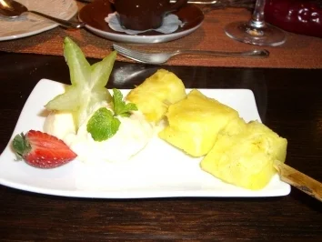 Rezept: Marzipanmousse mit gegrillter Ananas Marzipanmousse mit gegrillter Ananas - Rezept