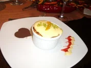 Marmoriertes Schokosoufflé mit Weißweinsabayon - Rezept