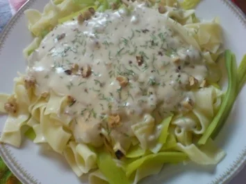 Rezept: Bandnudeln mit Käse-Nuss-Sahne Bandnudeln mit Käse-Nuss-Sahne - Rezept