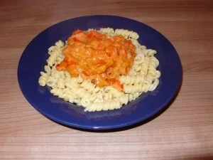 Nudeln mit Gemüse-Sahne-Sauce - Rezept