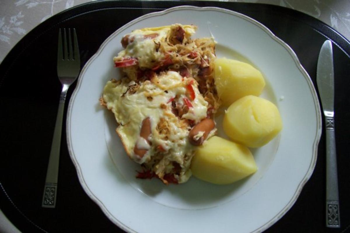 Sauerkrautpfanne mit Sauerkraut Abtropfgewicht 520 g und gekochter ...