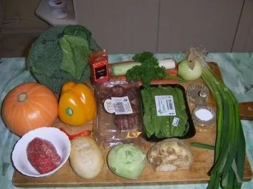 Rezept: Gemüsesuppe mit Fleischkügeli Gemüsesuppe mit Fleischkügeli - Rezept