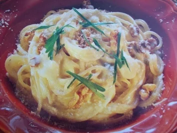 Spaghetti in Käse-Walnuss-Soße - Rezept