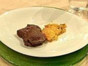 Gefülltes Rinderfilet an Gemüseküchlein - Rezept