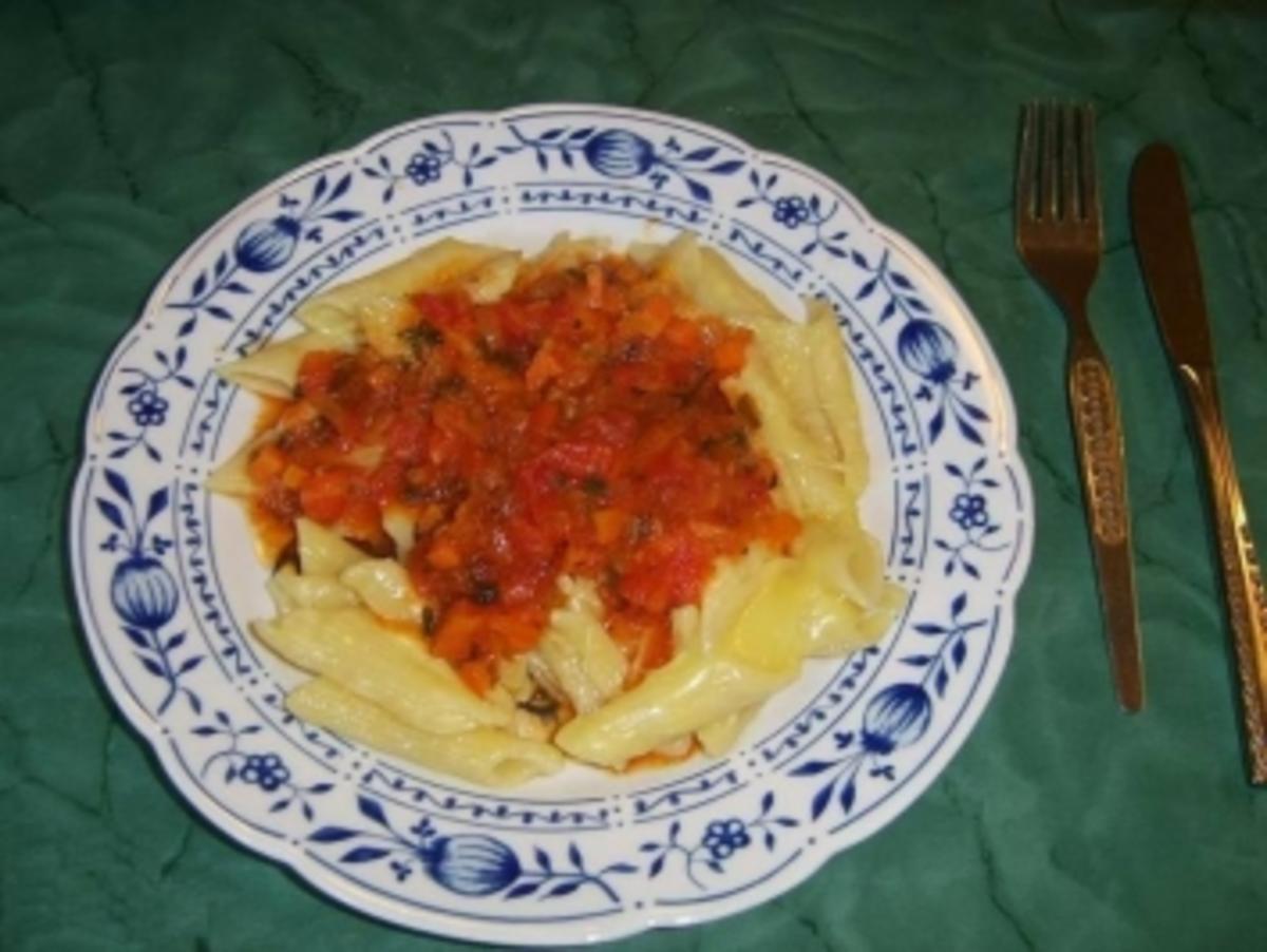 Zucchini-Penne mit Peperonigekrümmele - Rezept