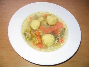 Grießklößchensuppe - Rezept