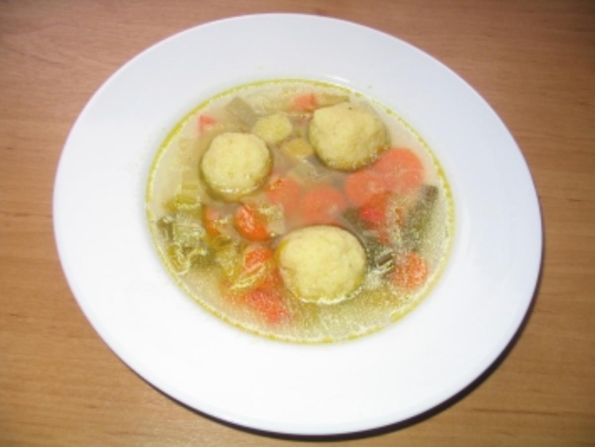 Bilder für Grießklößchensuppe - Rezept