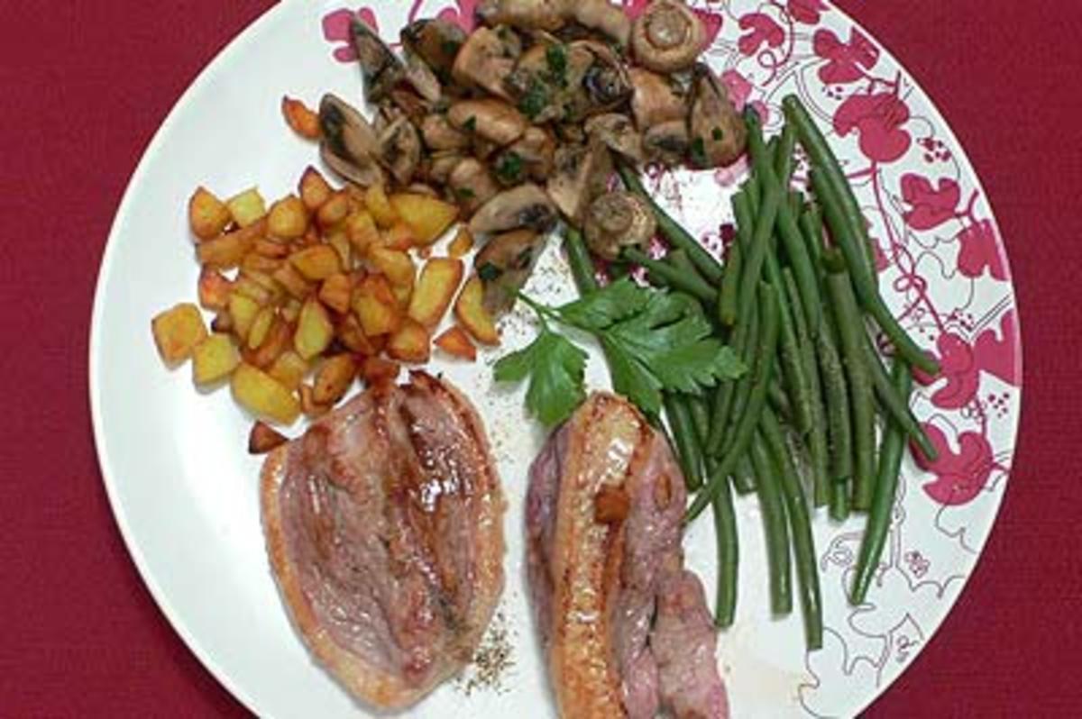 Entenbrustfilet mit Honig, Pilzen, Gemüse und Bratkartoffeln - Rezept