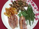 Entenbrustfilet mit Honig, Pilzen, Gemüse und Bratkartoffeln - Rezept