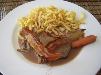 Rinderbraten mit Rotwein und Buttermilch - Rezept