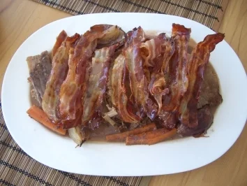 Rinderbraten mit Rotwein und Buttermilch - Rezept