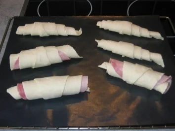 Rezept: Käse-Schinken-Croissants Käse-Schinken-Croissants - Rezept