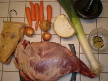 Rezept: Alwins Wildschweinkeule (Frischling) naturell Alwins Wildschweinkeule (Frischling) naturell - Rezept