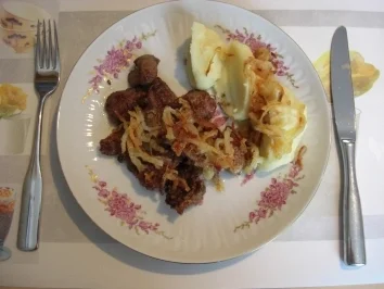 Rezept: Hähnchenleber mit Röstzwiebeln *Geflügel Hähnchenleber mit Röstzwiebeln *Geflügel - Rezept